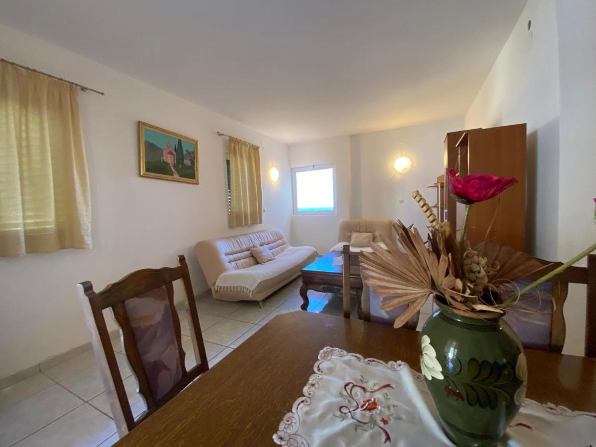 Apartments Mandarina Garden Petrovac Exterior foto