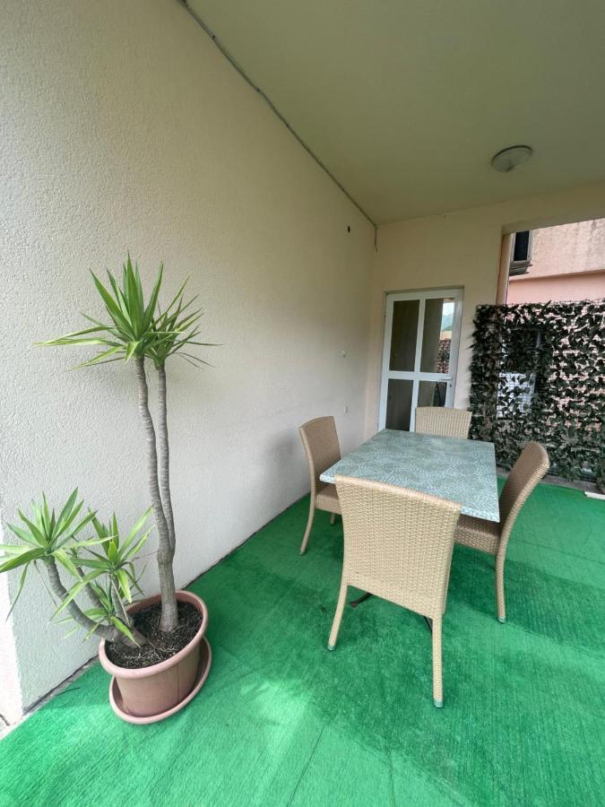 Apartments Mandarina Garden Petrovac Exterior foto