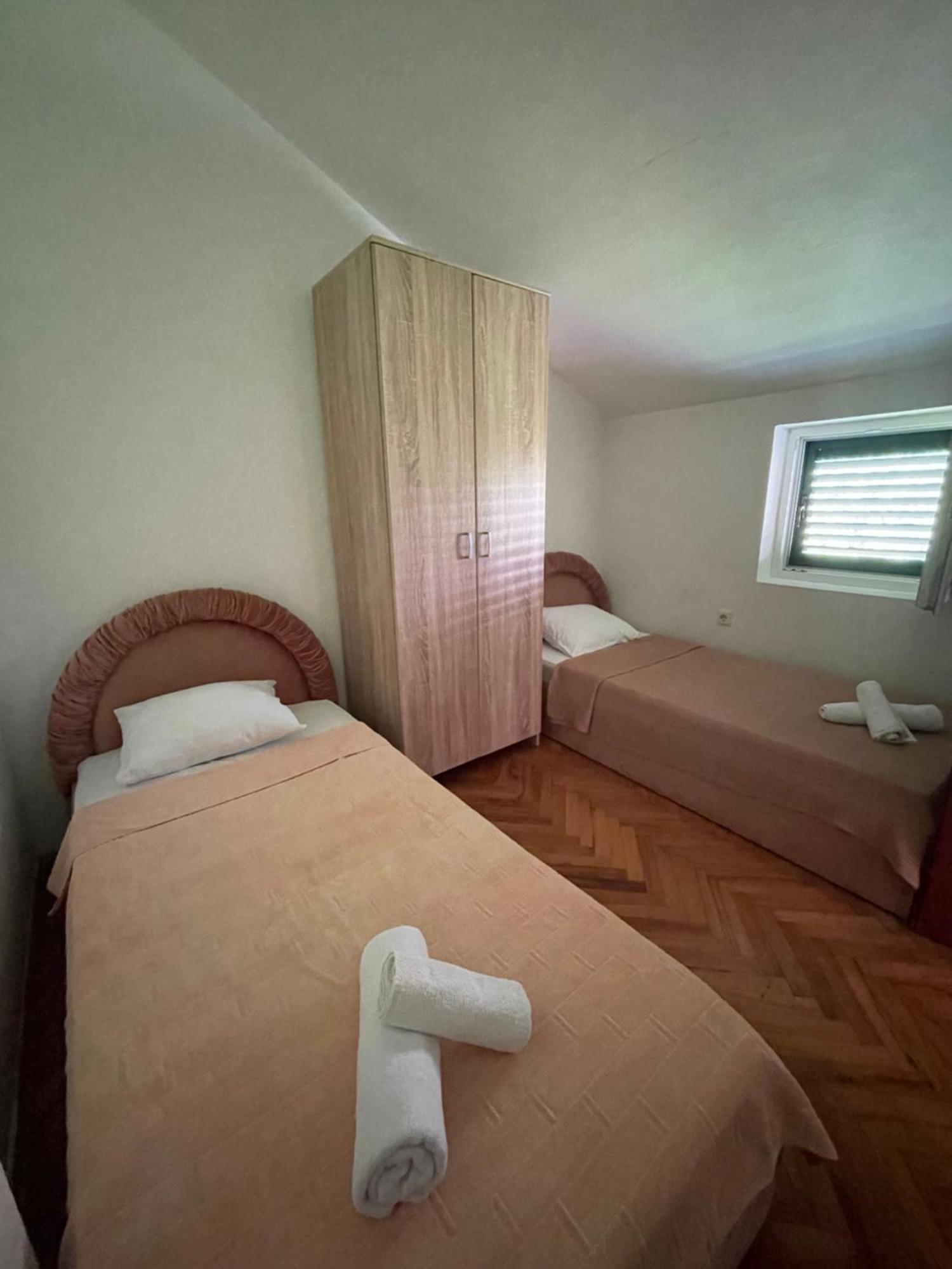 Apartments Mandarina Garden Petrovac Exterior foto
