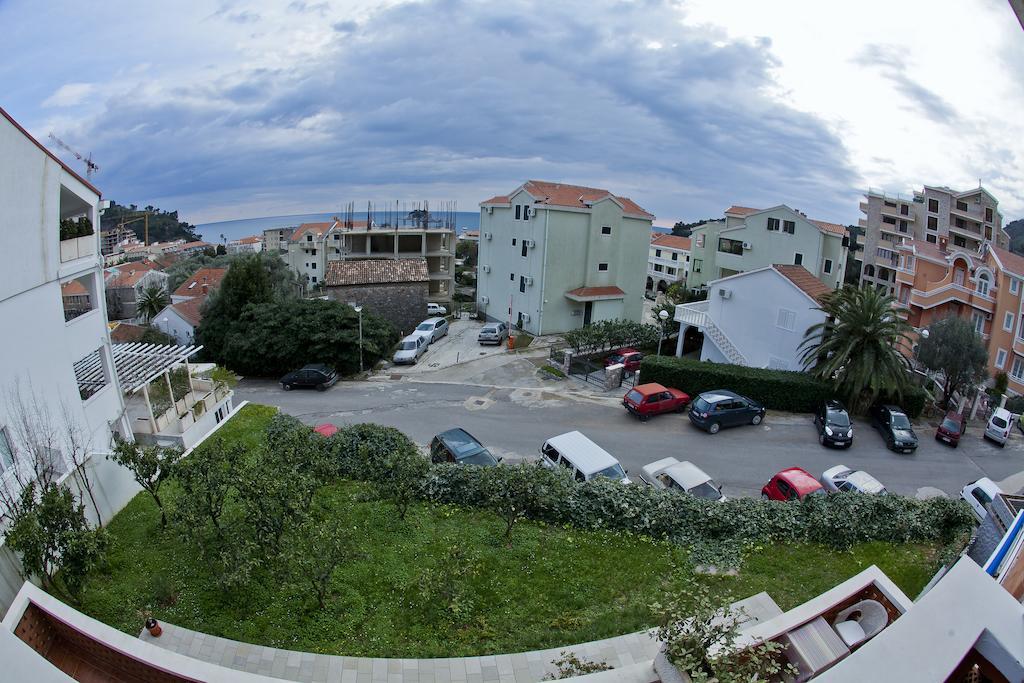 Apartments Mandarina Garden Petrovac Exterior foto