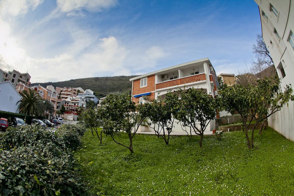 Apartments Mandarina Garden Petrovac Exterior foto